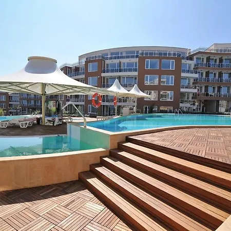 Двустаен Апартамент С Една Спалня В Комплекс Sunny Island Черноморец شقة
